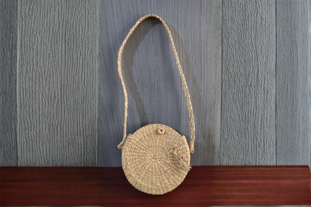 HITHA SEAGRASS HANDWOVEN- ROUND LONG BAG-EKG024