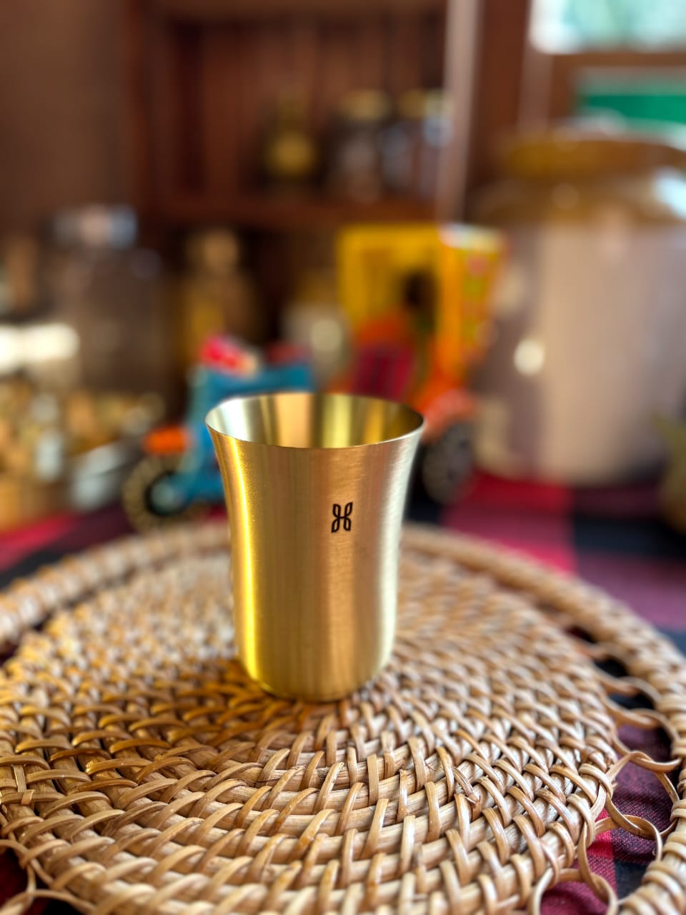 Tarasha tumbler detail