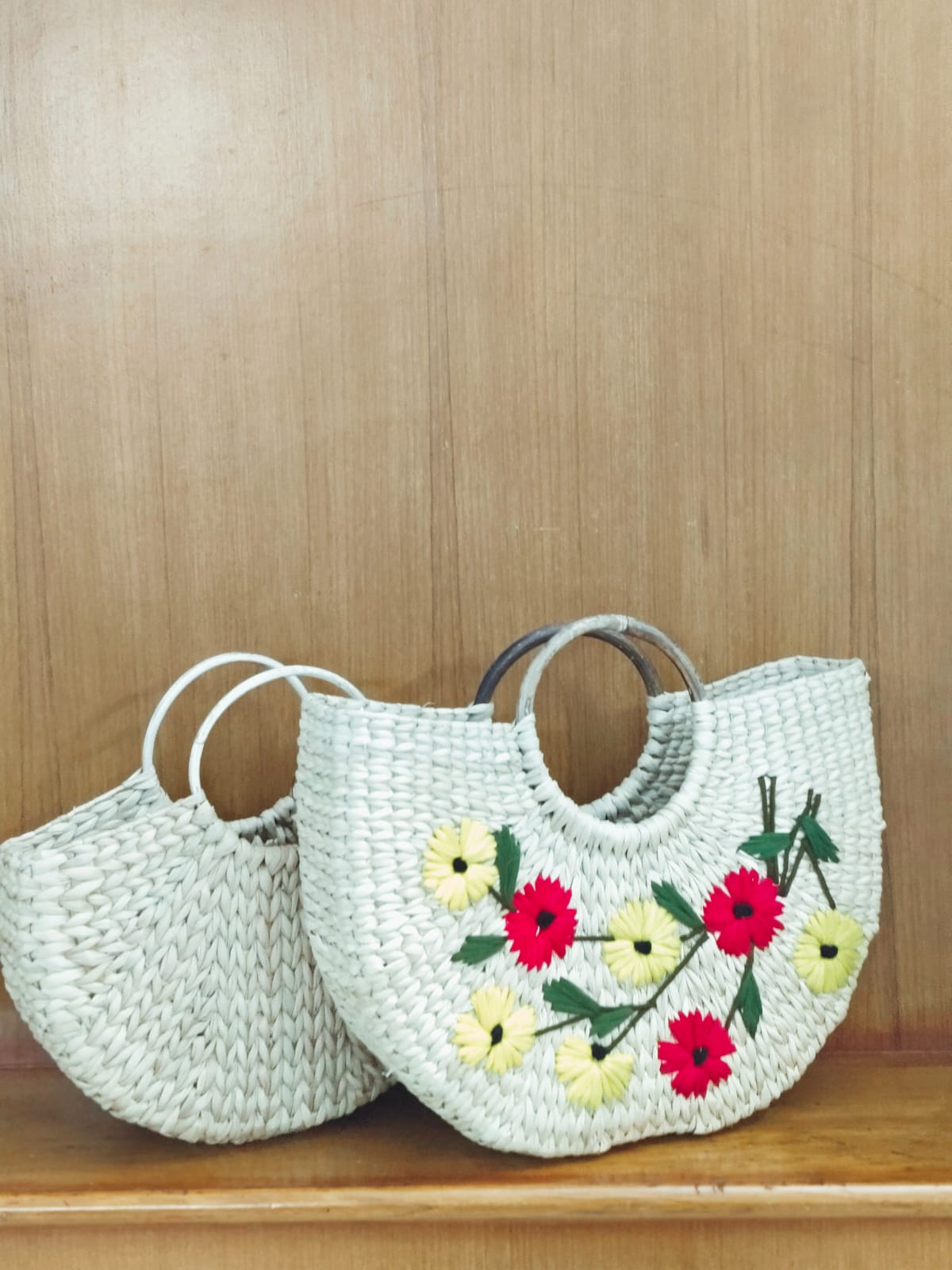 HITHA SEAGRASS HANDWOVEN -HALF MOON BAG