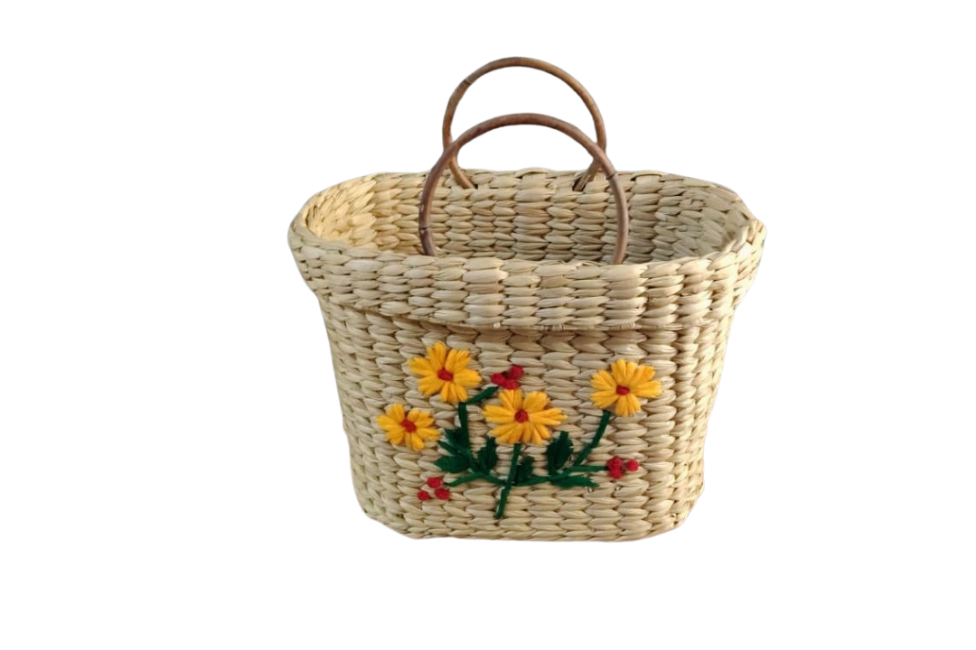 HITHA SEAGRASS HANDWOVEN -OVAL BAG WITH WOODEN HANDLES