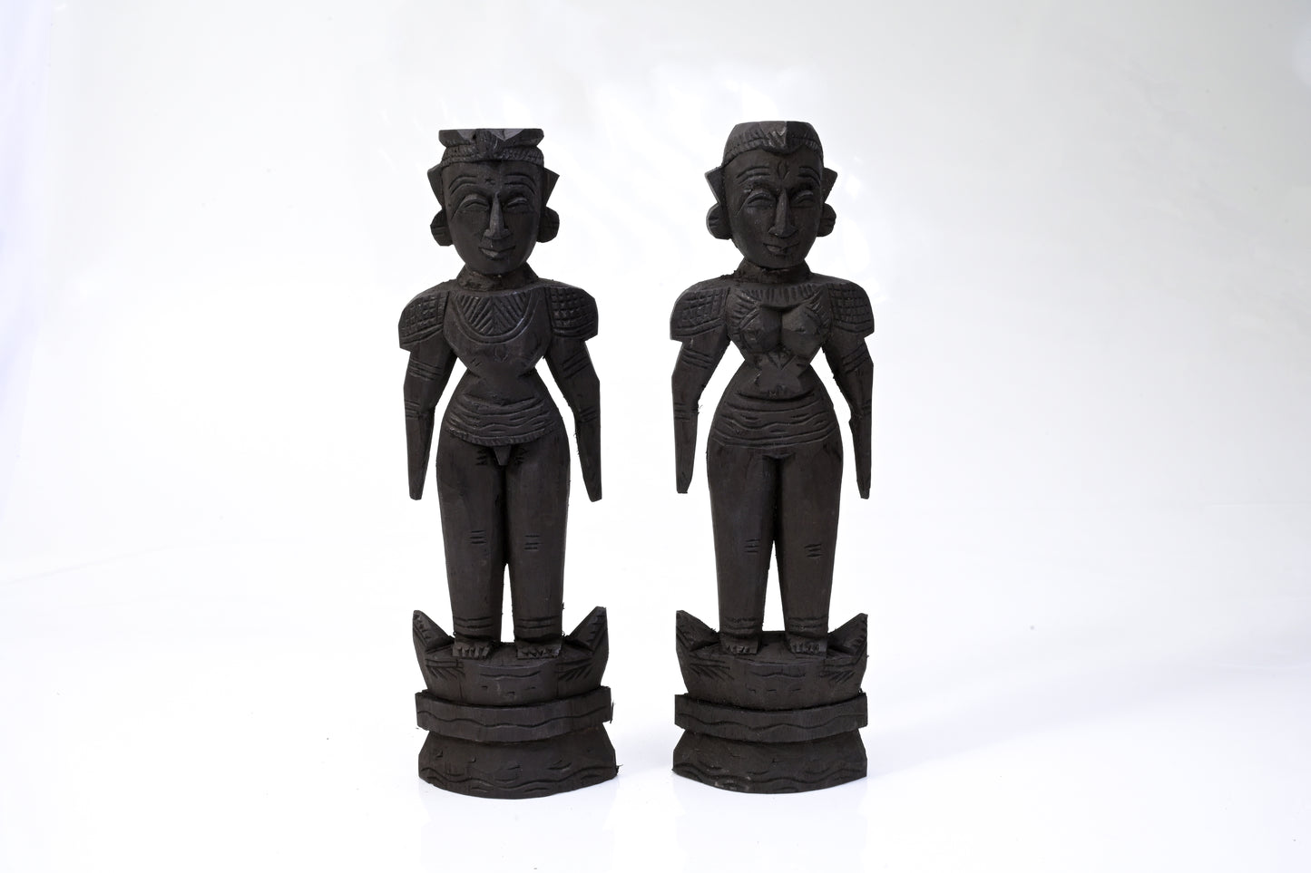 HITHA HANDCRAFTED WOODEN MARRAPACHI BOMMAI- THE ETERNAL COUPLE